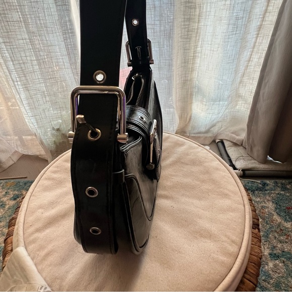 Osoi Brocle Buckle Shoulder Bag Black - Picture 4 of 7